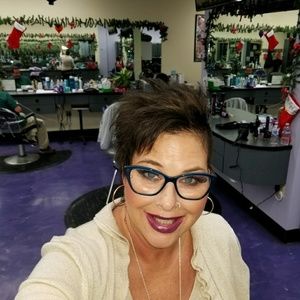 Meet your Posher, Julie